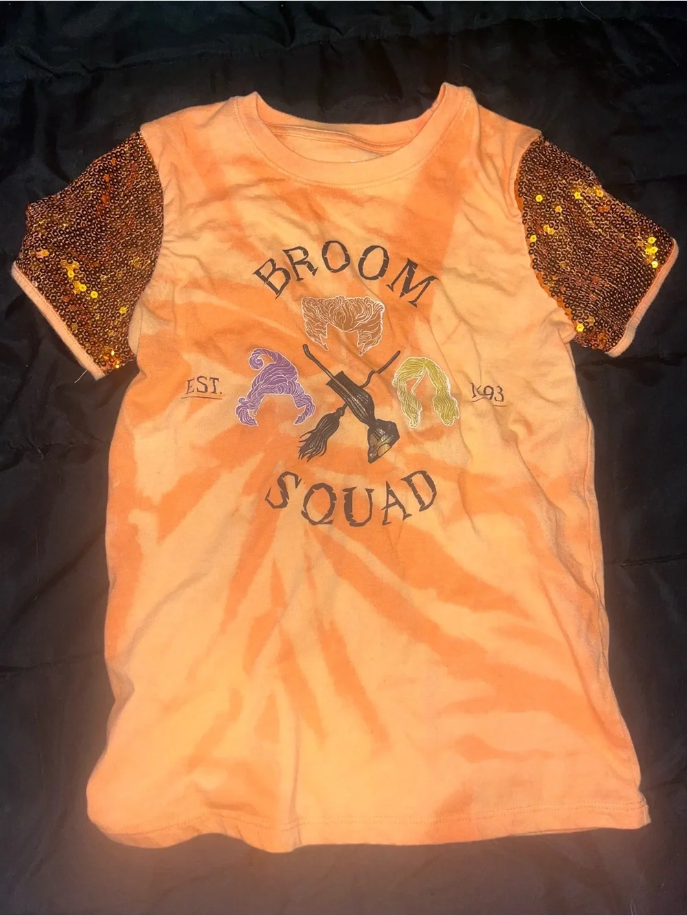 Disney hocus pocus Orange 'Broom Squad' Sequin Sleeve tie dye Tee size large